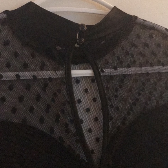 beautiful black top - Picture 3 of 4